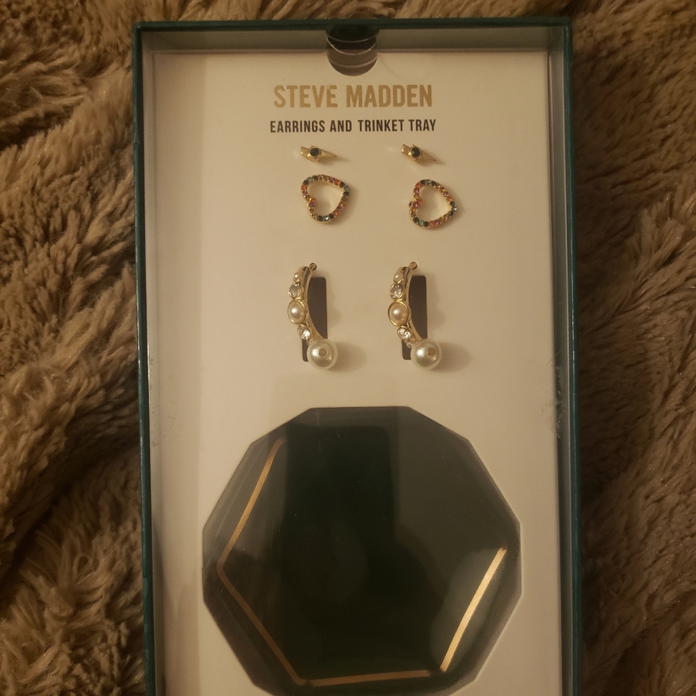 Earrings & trinket tray